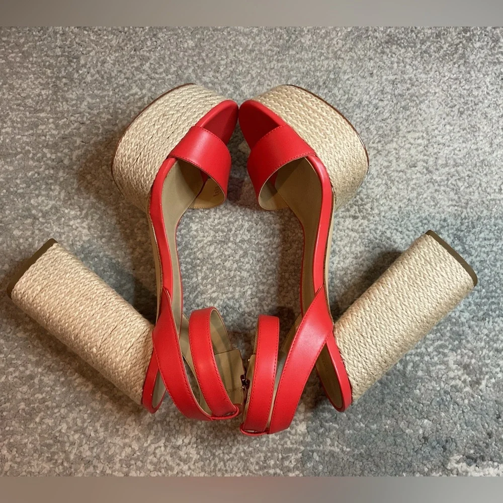 Michael Kors Ashton Spiced Coral Leather Platform Sandals (NIB)